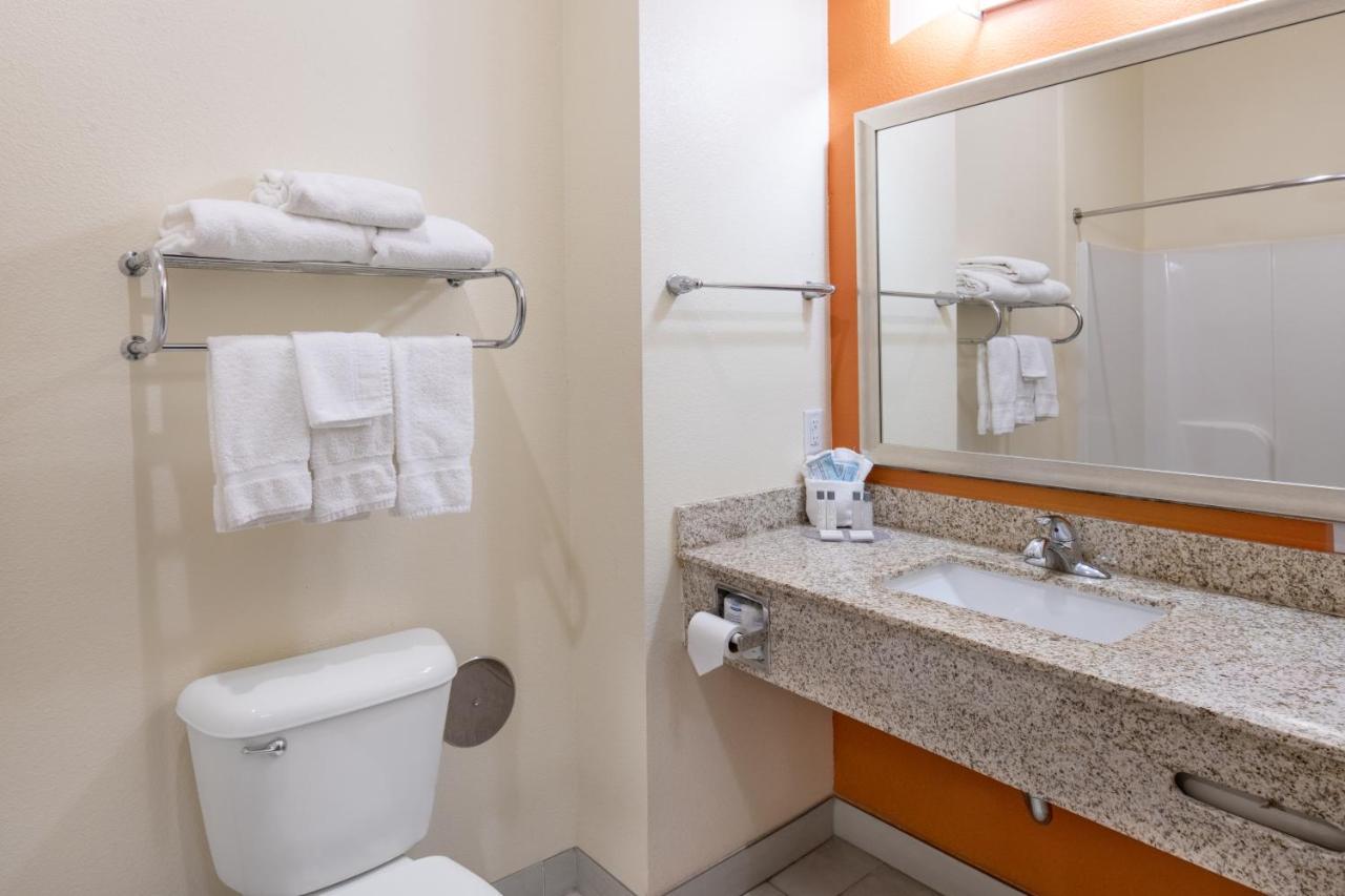 Home Away Kitchen Suites Enid Dış mekan fotoğraf
